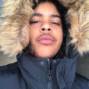 Meet your Posher, Luis